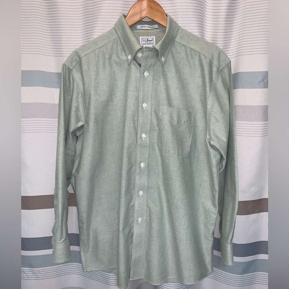 2/$20 LL Bean Men's Green Long Sleeve Button Down Wrinkle Resistant Shirt